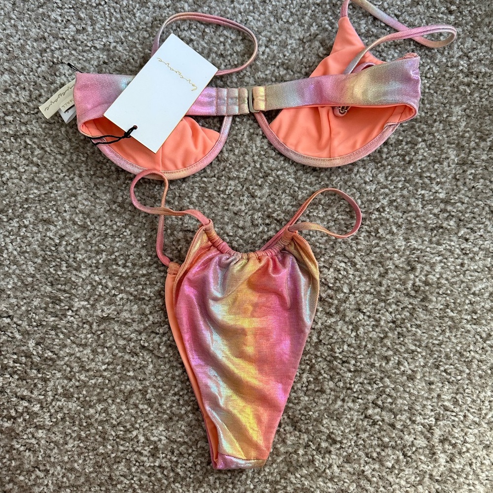 Love wave bikini/ Kylie Jenner - Picture 3 of 3